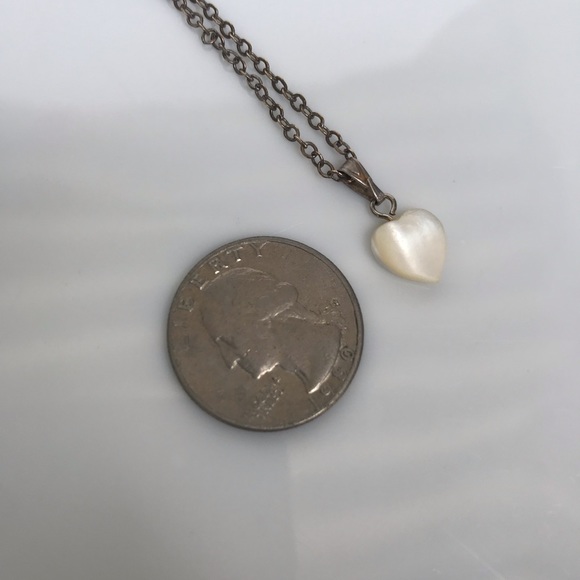 Tiny Shiny Pearly Heart shaped necklace. - Picture 3 of 10
